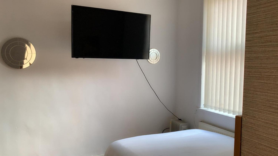 Bedroom 2, Norwyn Court Holiday Apartments, Blackpool