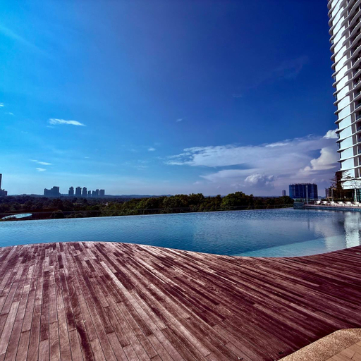 2, Macrolink 2B2R 7 pax Condo Medini near legoland, Johor Bahru
