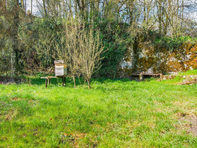 Others 5, Holiday Home in Philippeville with garden, Namur