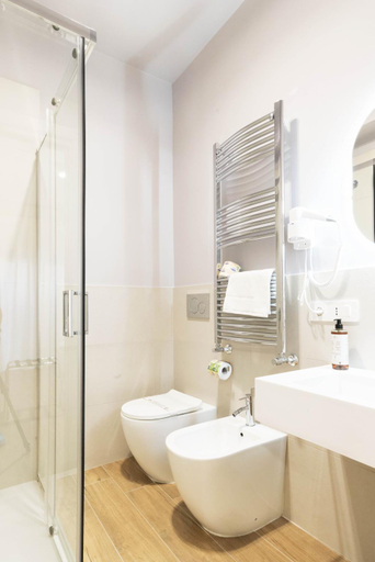 Bathroom, GENESI Suites, Roma