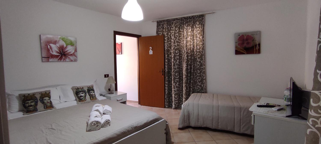 Others 5, La Casa Dei Greci, Agrigento