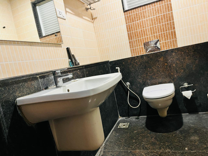 Bathroom 3, PLA RATHNA RESIDENCY , Tiruchirappalli