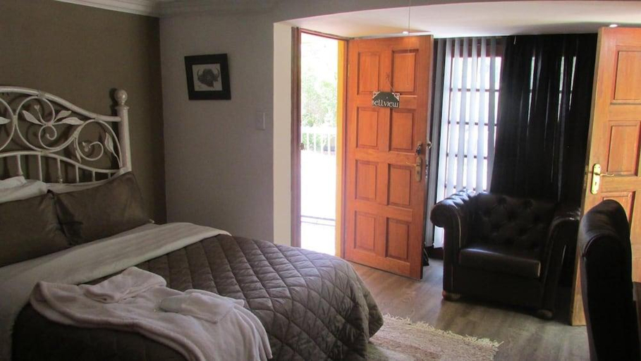 Bedroom 2, Victoria Manor, Siyanda