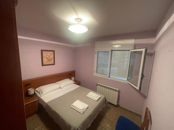 Bedroom 2, Apartamentos Villa de Ainsa, Huesca