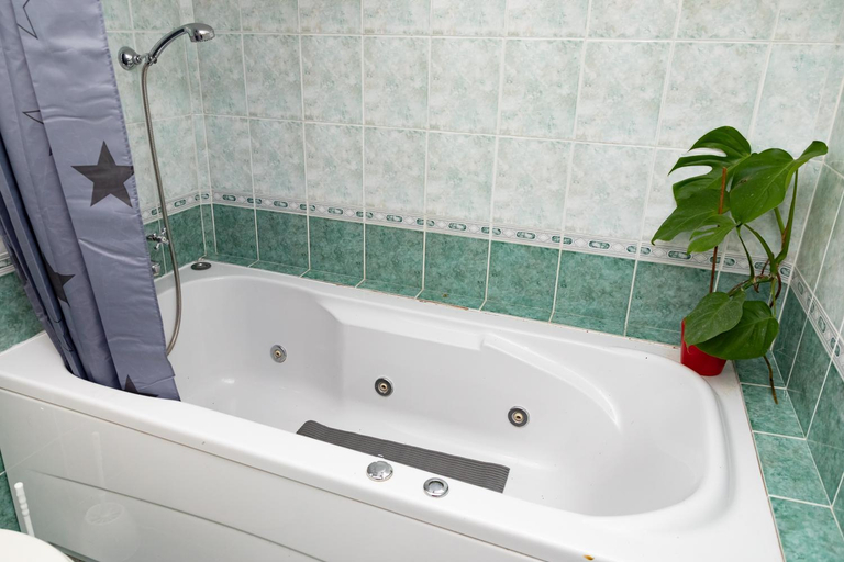 Bathroom 4, OPG Vuk Sobe bed&breakfast "Carobni snovi", Darda