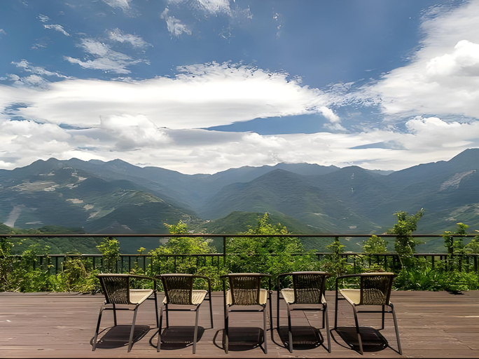 Others 5, Sunnydale B&B, Nantou