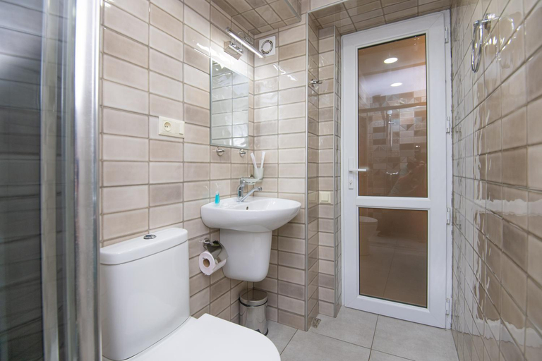 Bathroom 3, RedFox Guesthouse, Tbilisi