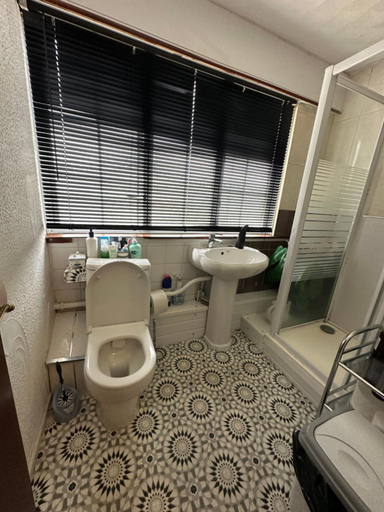 Bathroom 2, NKDR Lodge, Birmingham
