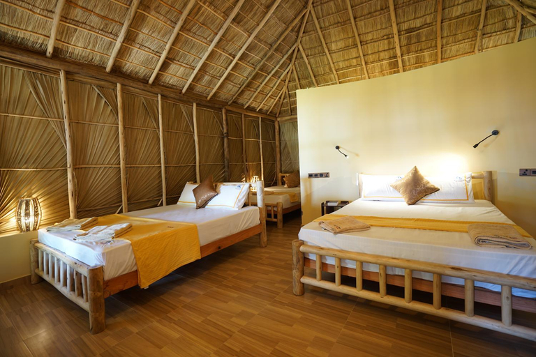 Bedroom 2, Royal beach, Pothuvil