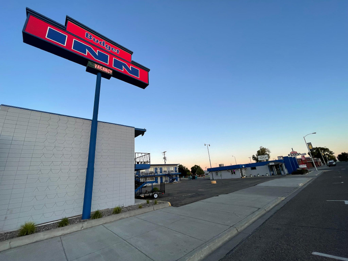 Others 2, Budget Inn Ontario, Malheur