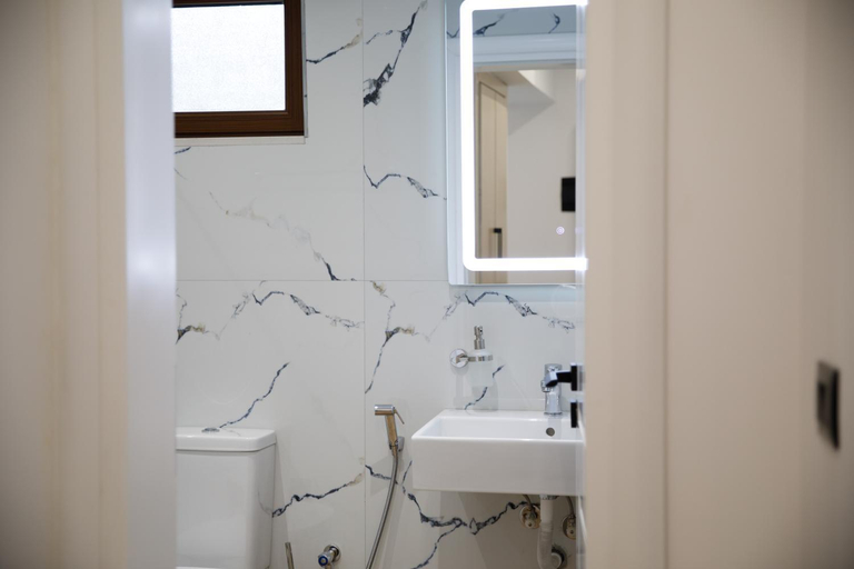 Bathroom 2, CastleView Inn, Gjirokastrës