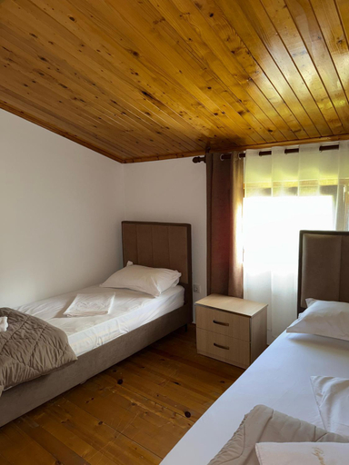 Bedroom 2, Peraj Guesthouse, Malësi e Madhe