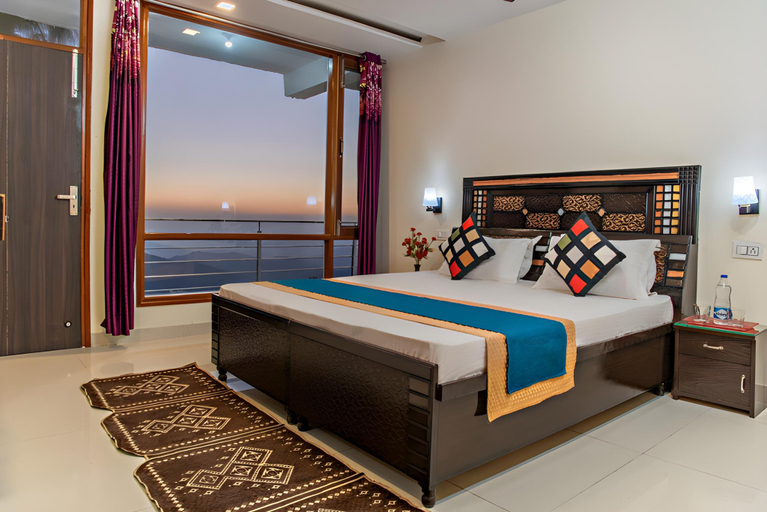 Bedroom 2, THE GROTTO PEACE BY EXOTIC STAYS, Solan