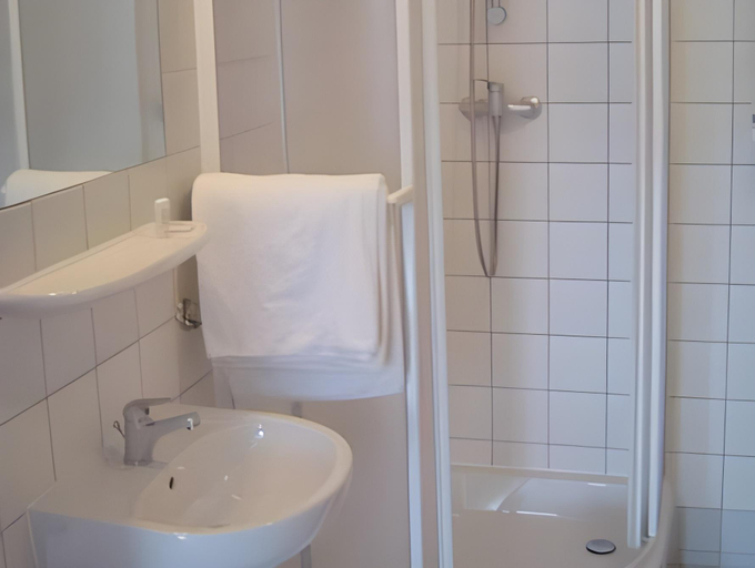 Bathroom 2, Rezydencja Bielik, Kamień