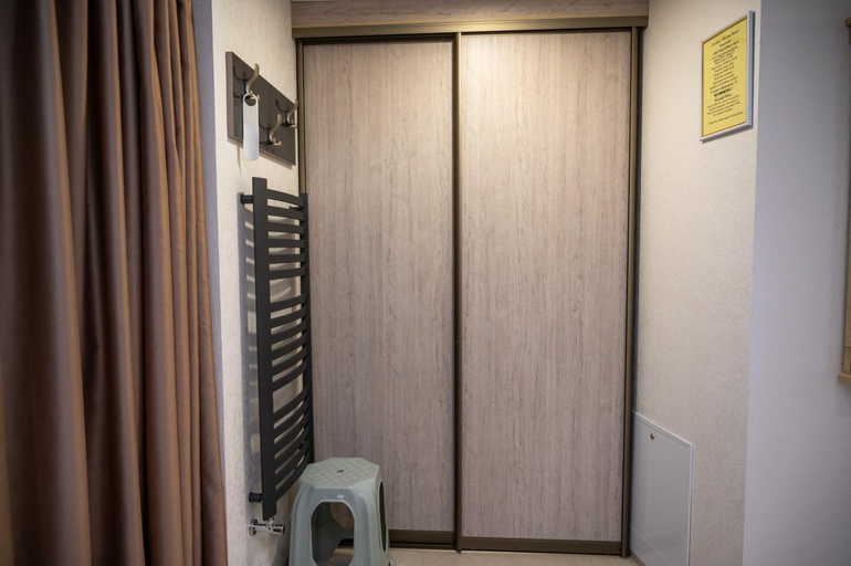 Bathroom 4, Viktan Hotel, Nadvirnians'kyi