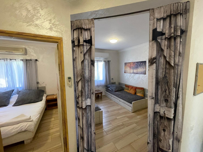 Bedroom 2, Gross Nofesh and Spa Guesthouse