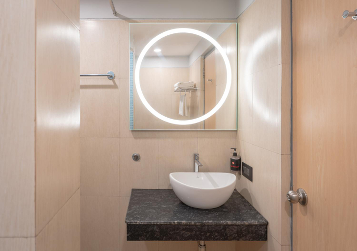 Bathroom 3, Ginger Mumbai, Andheri (MIDC), Mumbai Suburban