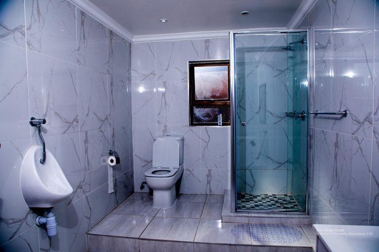 Bathroom 3, Heri Bed & Breakfast, City of Johannesburg