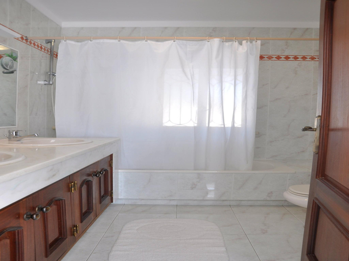 Bathroom 4, Villa near Marina with Private Pool, Loulé