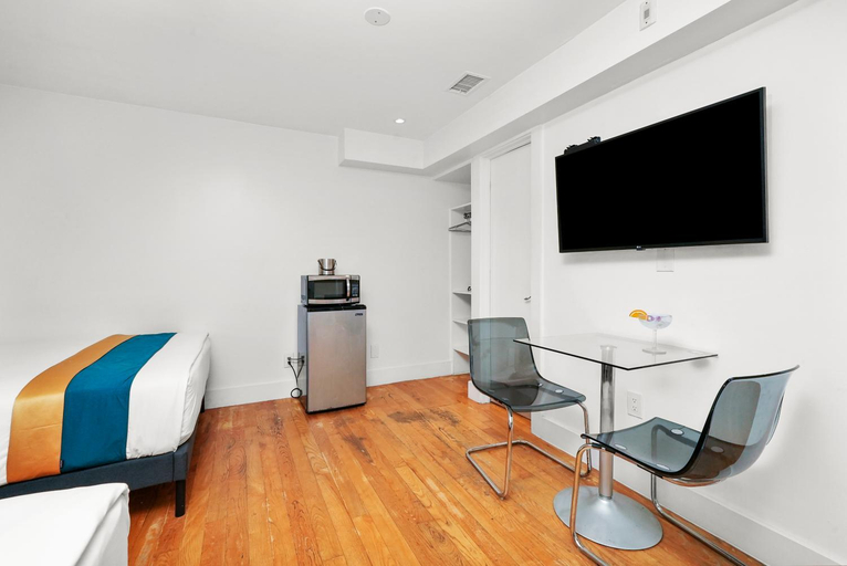 Bedroom 2, Hollywood Beach Suites and Hotel, Broward