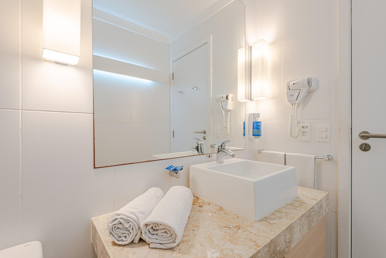 Bathroom 5, Roomo Transamerica Santos Gonzaga, Santos