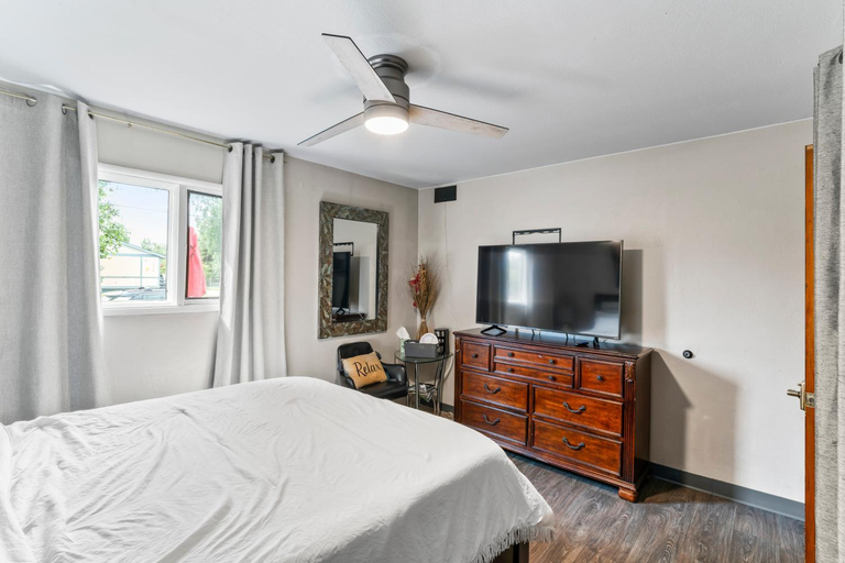 Bedroom 2, KING SUITE ON 16TH AVE, Anchorage