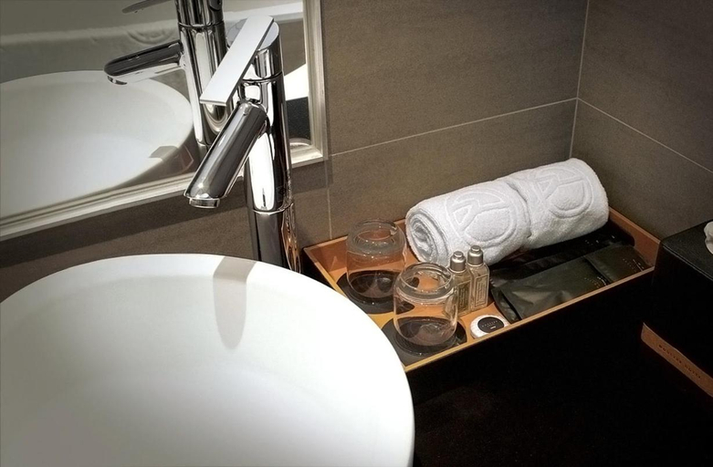 Bathroom 4, Wonstar Hotel, Taipei City