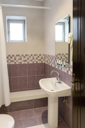 Bathroom 2, Benayt Al-Saraya, Tabuk