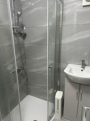 Others 4, London Holiday Home, London