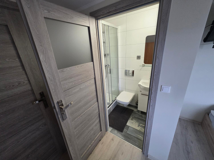 Bathroom 5, Pokoje goscinne Kamila, Sławno