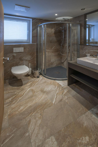 Bathroom 4, Mountain Lake Resort, Zell am See