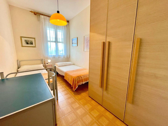 Bedroom 2, Cozy three-room apartment with large terrace A C - 7 people, Venezia