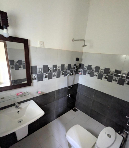 Bathroom 5, Spartan villa, Hikkaduwa