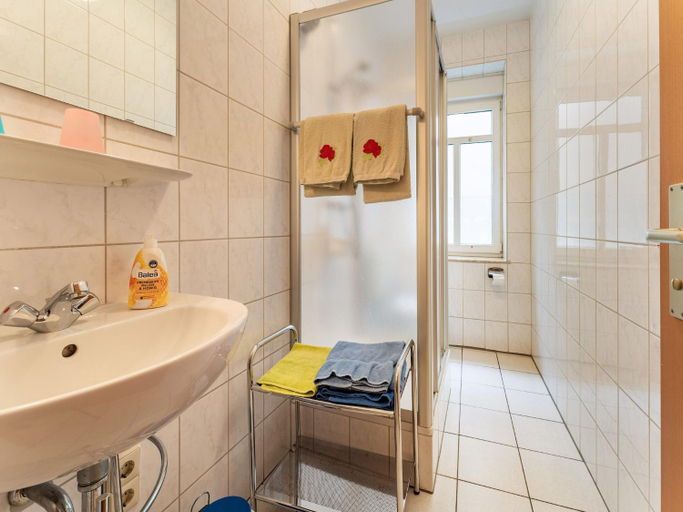 Bathroom, Ruckzugsort an der Mosel, Cochem-Zell