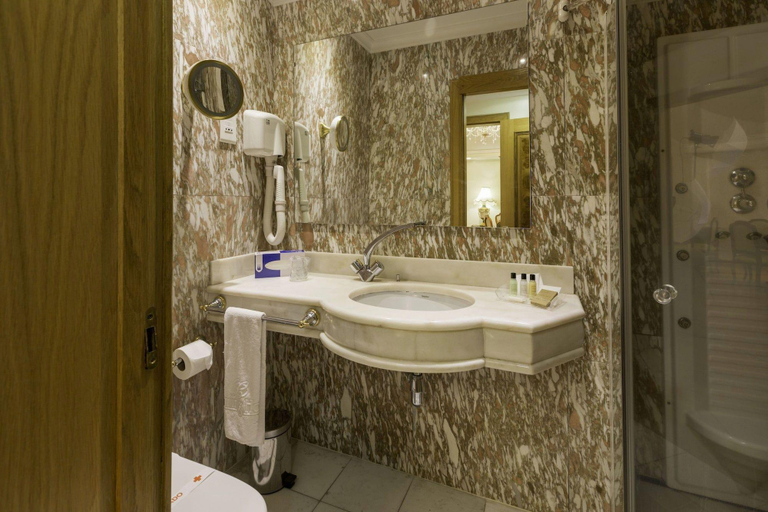 Bathroom 5, Hotel Quinta Bela S Tiago, Funchal