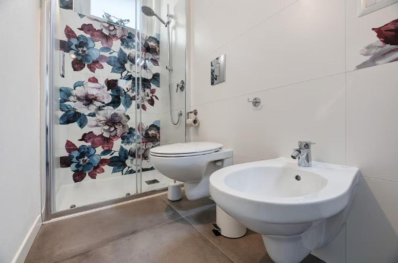 Bathroom 4, B&B Peonia Lake Lugano & Jacuzzi, Como