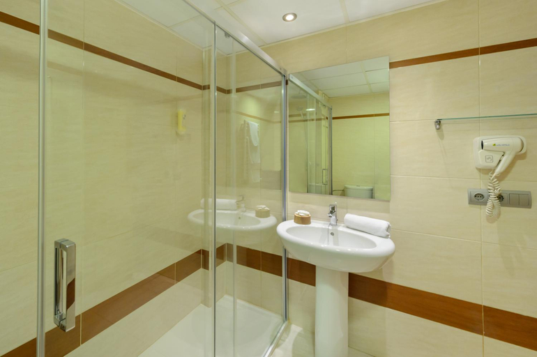 Bathroom 4, Hotel Vibra San Remo, Baleares