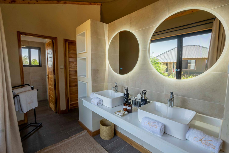 Bathroom 2, Serengeti Mara River Camp, Serengeti