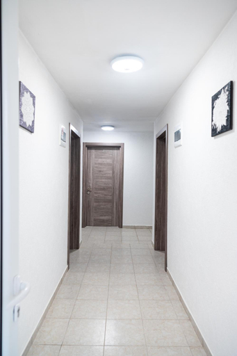 Others 4, Aida Apartments