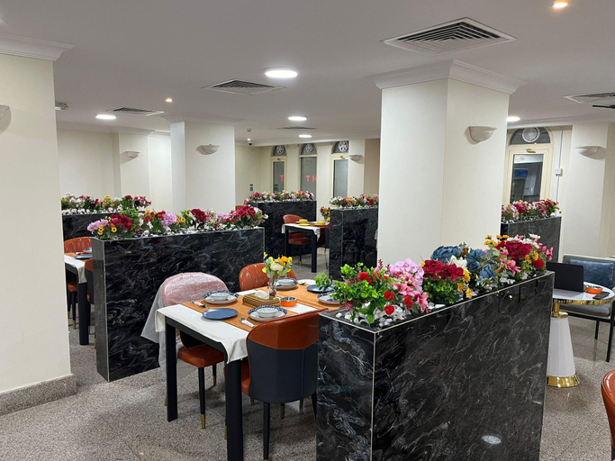 Food & Drinks 3, Royal Heaven Hotel Qatar, Doha