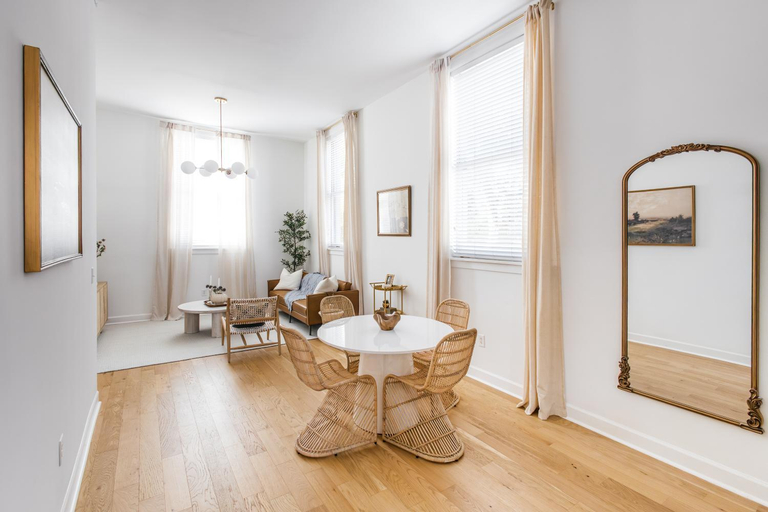 5, 360 King, Charleston