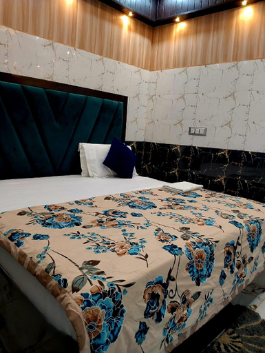 Bedroom, Hotel Samiksha Inn, Faizabad