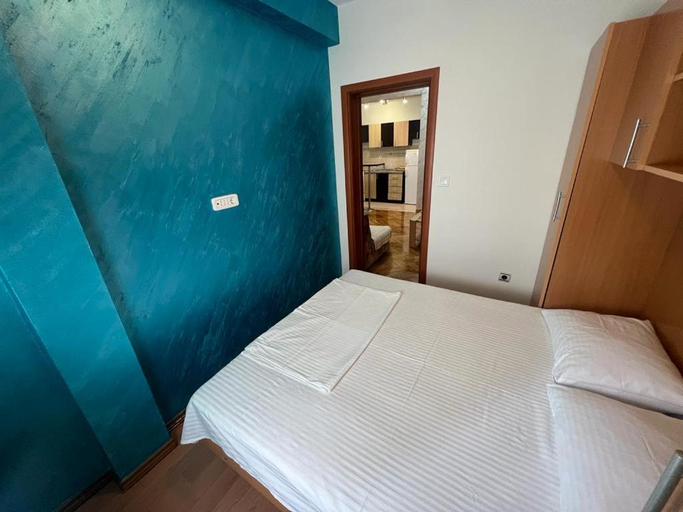 Bedroom 3, City love Apartments Budva - Parking