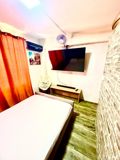 Others 5, Fairyland room, Black River