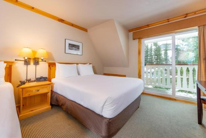 Bedroom 2, Selkirk Lodge, Bonner