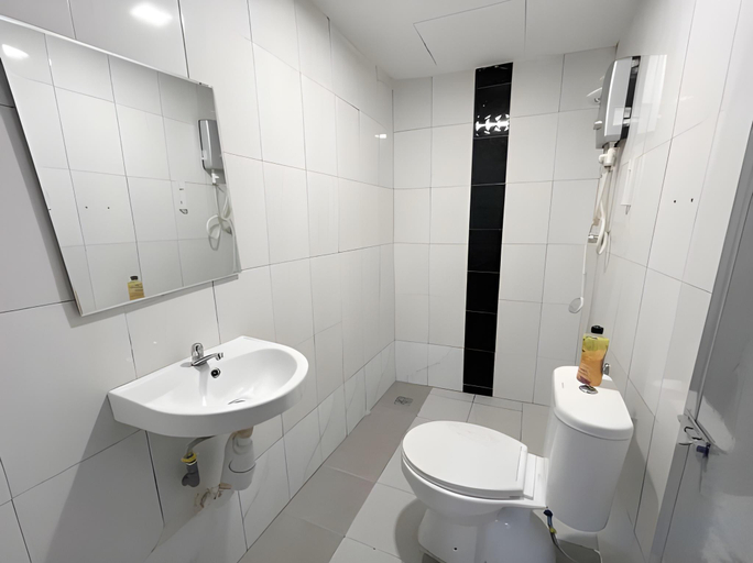 Bathroom 3, Orange Villa Hotel, Seremban