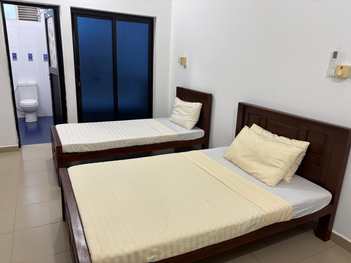 Bedroom 2, East Gate 8-9 Batticaloa, Eravur Town