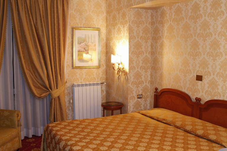 Bedroom 2, Hotel Pace Helvezia, Rome