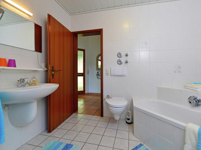 Bathroom 4, Schones Apartment in Eimelrod in Waldnahe, Waldeck-Frankenberg