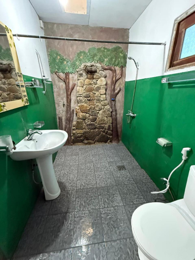 Bathroom 5, Babarakanda holiday resort, Hildummulla